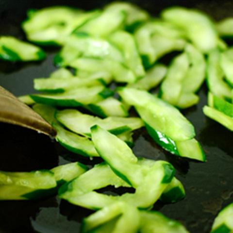 Cách làm dưa leo xào thịt bò