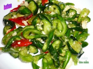 Dưa mắm giòn rụm