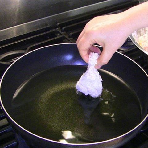 Cách làm đùi gà chiên kiểu Hàn