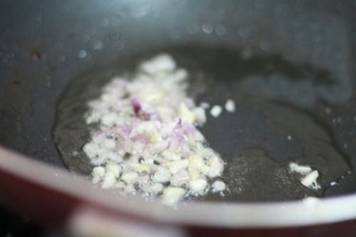 Đùi gà hầm nấm đơn giản mà bổ dưỡng cho cả nhà cùng khỏe mạnh