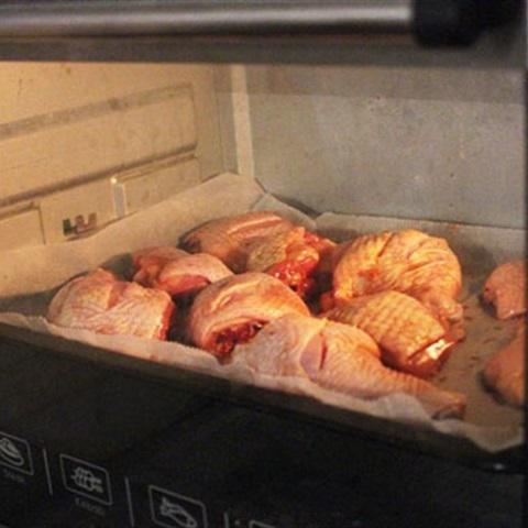 Đùi gà nướng sốt hoisin