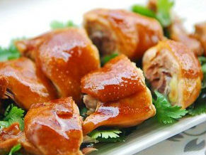 Đùi gà om nước tương