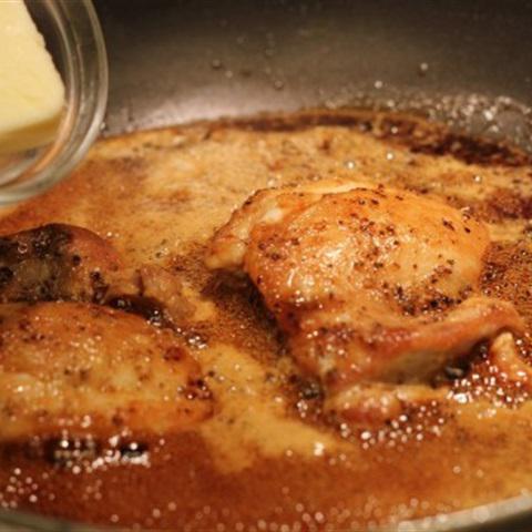Cách làm đùi gà rim nước sốt