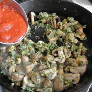 Cách làm đùi gà sốt nấm mỡ