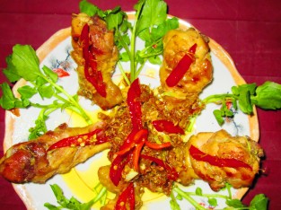 Đùi gà xào sả ớt