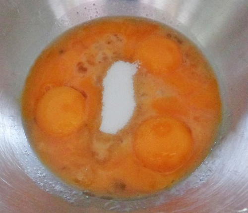 Dùng lò vi sóng làm snack khoai tây giòn tan trong nháy mắt!