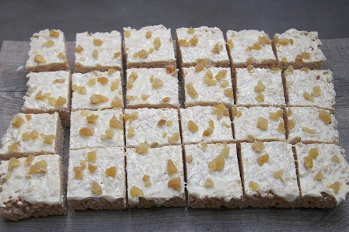 Dưỡng sinh cho cơ thể bằng táo hầm hồng trà mát lạnh