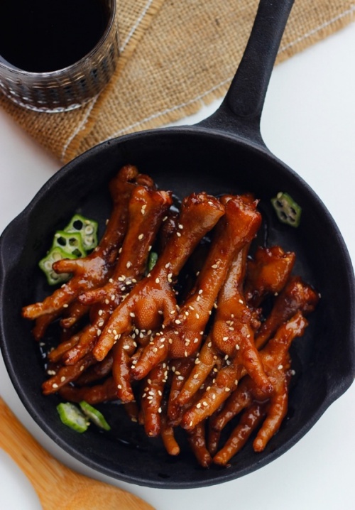 Ếch sốt chua ngọt vàng đều sánh mịn, ăn là mê