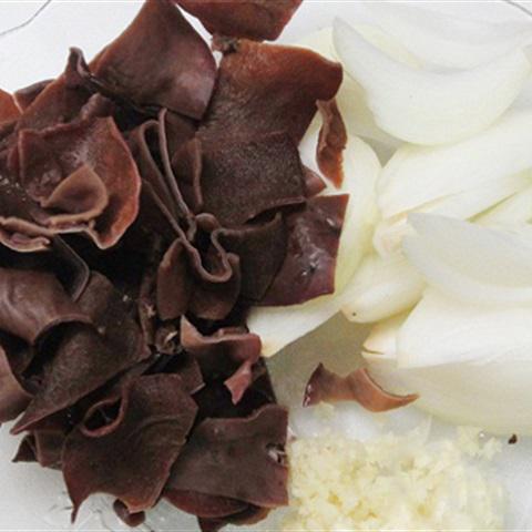 Cách làm ếch xào hành tỏi