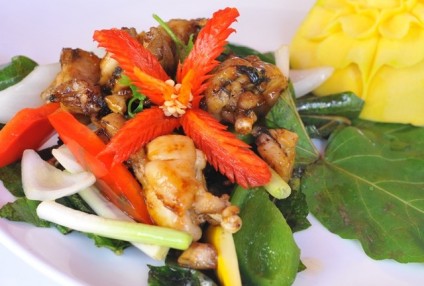 Ếch xào lá cách