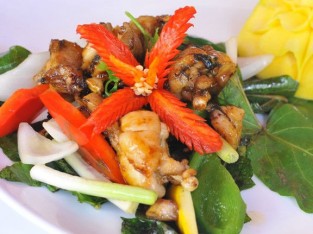 Ếch xào lá cách