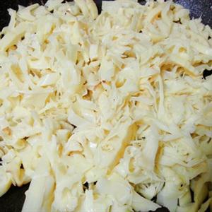 Cách làm ếch xào măng tươi