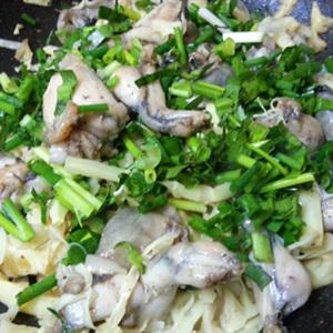 Cách làm ếch xào măng tươi