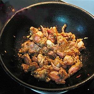 Cách làm ếch xào nấm mèo cà rốt