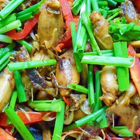 Cách làm ếch xào ớt sả