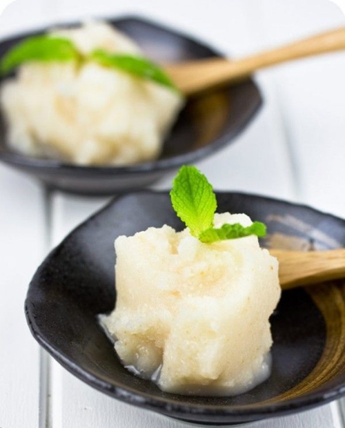 Gà ác hầm táo tàu thơm ngon, giàu dinh dưỡng