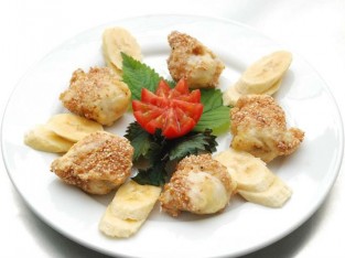 Gà bọc chuối chiên giòn