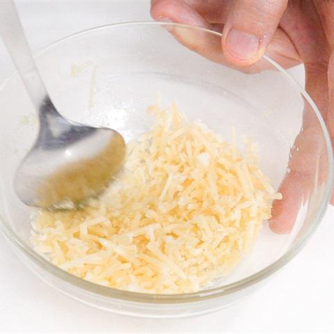 Cách làm gà bọc phô mai nướng