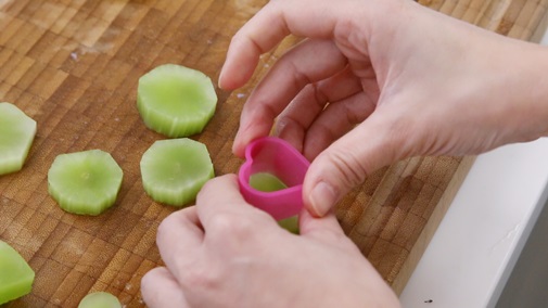 Gà cay chiên  kiểu Hàn Quốc giòn ngon và không hề ngấy