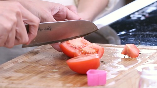 Gà cay chiên  kiểu Hàn Quốc giòn ngon và không hề ngấy