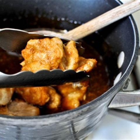 Cách làm gà chiên sốt nước tương