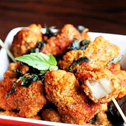 Cách làm gà chiên xào húng quế