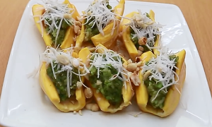 Gà cuộn bí đỏ chiên ngọt bùi, thơm lừng ăn cực phê