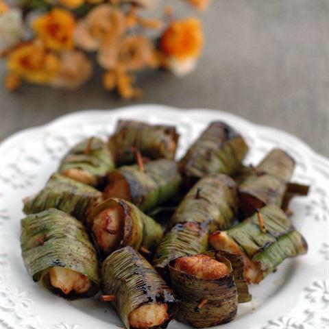 Cách làm gà cuốn lá dứa chiên vàng