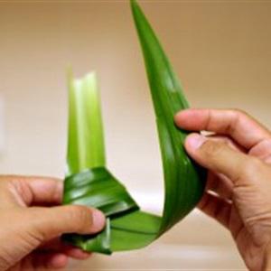 Cách làm gà cuốn lá dứa