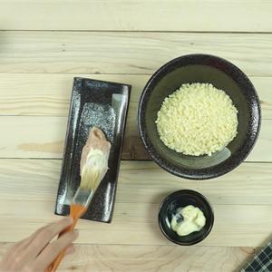 Cách làm gà cuộn lạp xưởng