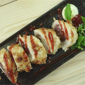 Cách làm gà cuộn lạp xưởng