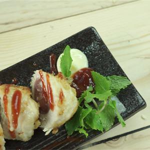 Cách làm gà cuộn lạp xưởng