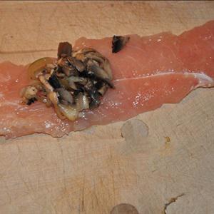 Cách làm gà cuộn nấm