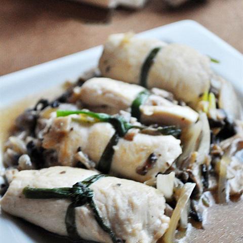 Cách làm gà cuộn nấm