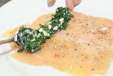 Gà cuộn rau muống