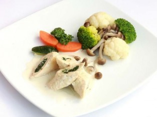 Gà cuộn rau muống