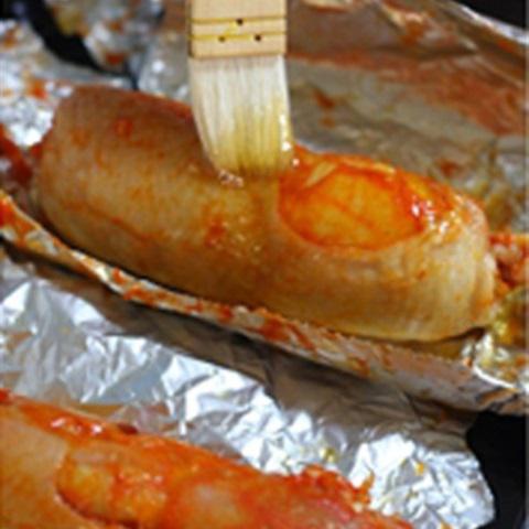 Cách làm gà cuộn tỏi nướng