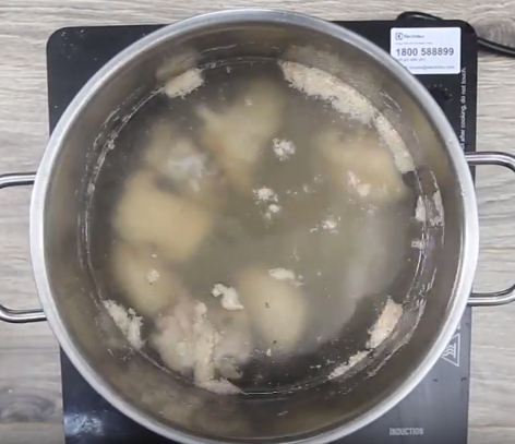 Gà hầm hạt điều ngọt thơm cho bữa tối quây quần bên gia đình