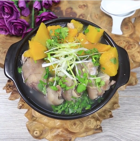 Gà hầm hạt điều ngọt thơm cho bữa tối quây quần bên gia đình