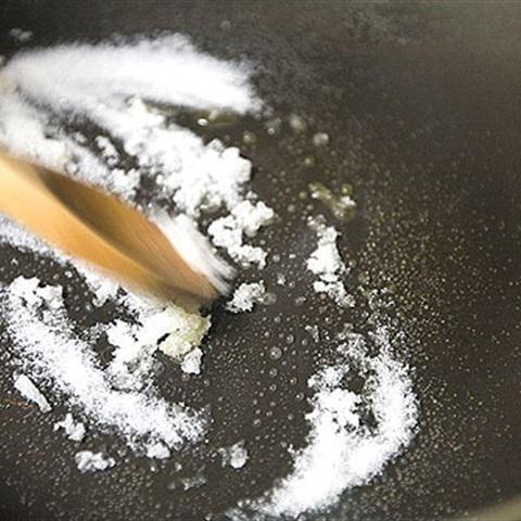 Cách làm gà hầm hoa hồi