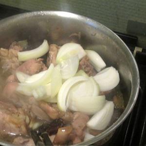 Cách làm gà hầm nấm