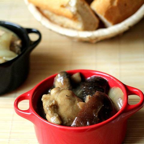 Cách làm gà hầm nấm