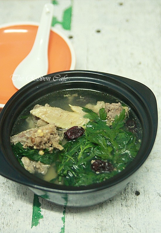 Gà hầm ngải cứu