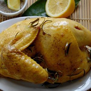 Cách làm gà hấp muối lá chanh