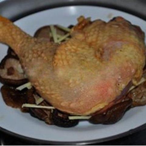 Cách làm gà hấp nấm hương