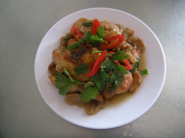 Gà kho củ cải