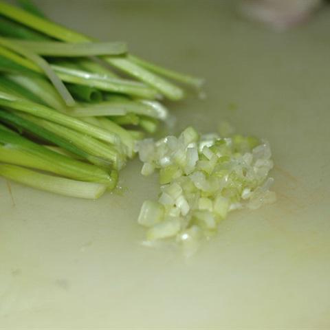 Cách làm gà kho quế