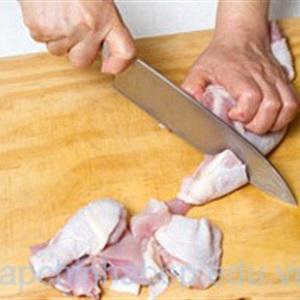 Cách làm gà kho trứng cút