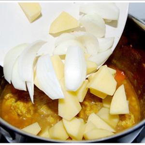 Cách làm gà nấu cà ri