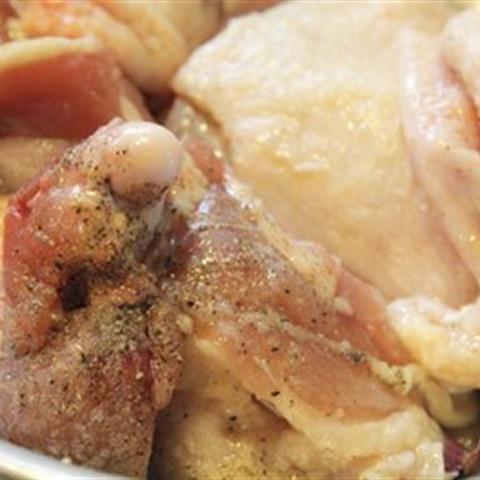 Cách làm gà nấu húng quế